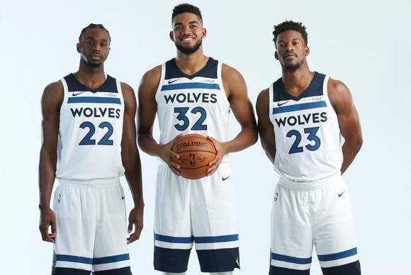 更是岛内共 更是岛内共